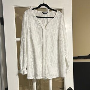 BloomChic White Textured Blouse